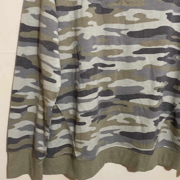 C&C California Women Camo Print Sweater Size XL - Picture 5 of 14